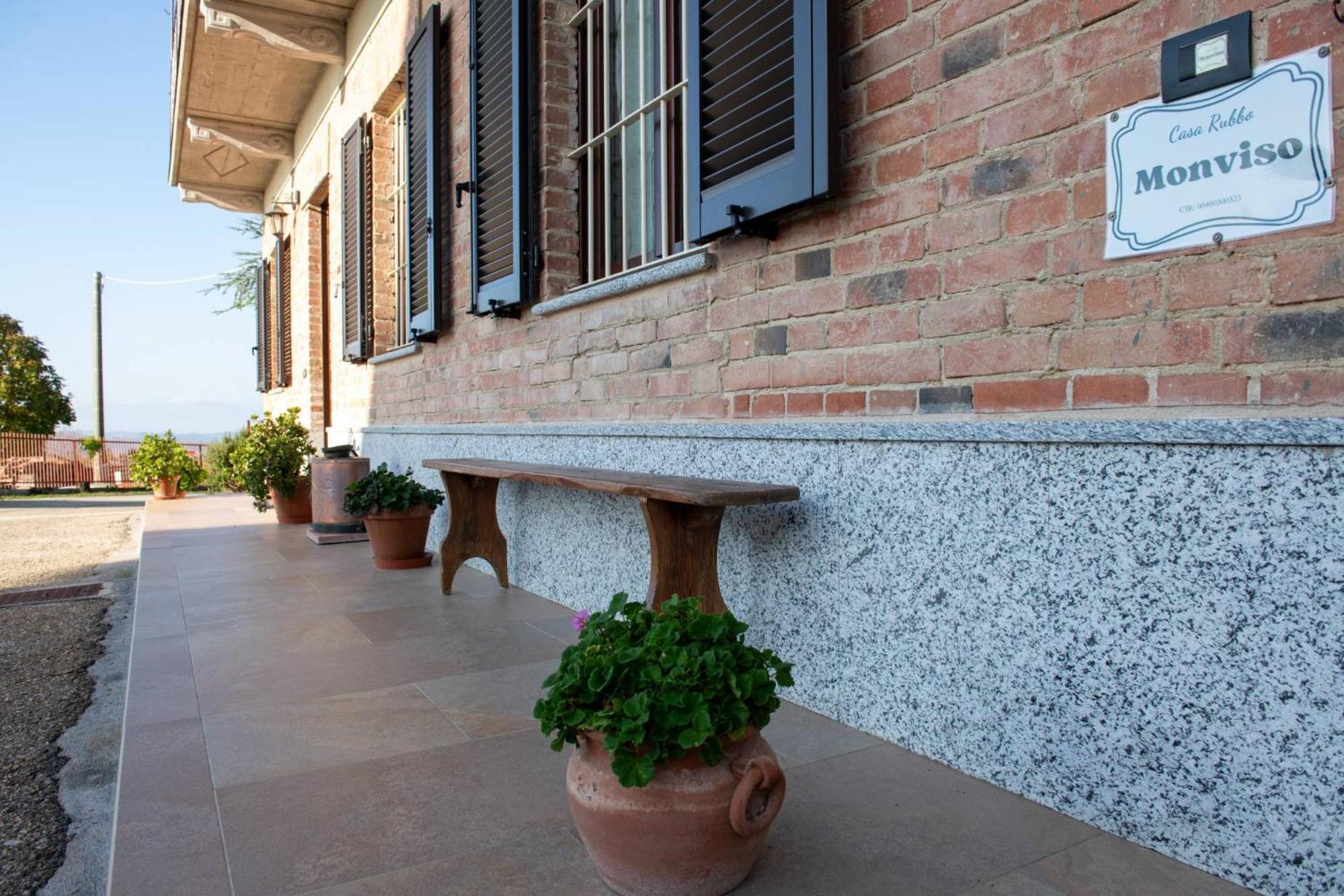 Casa Rubbo - Appartamento In Collina 'Monviso' Alba  Exterior foto